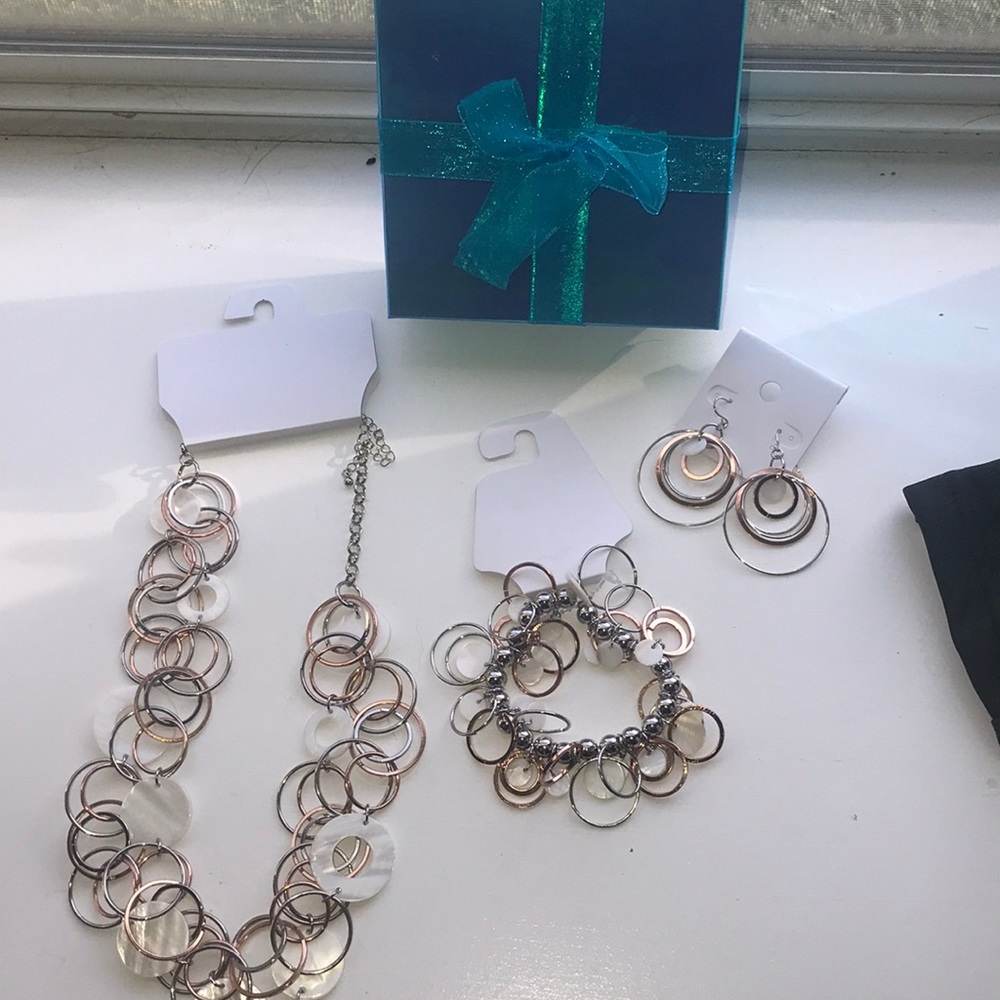 JEWELRY SET NWT